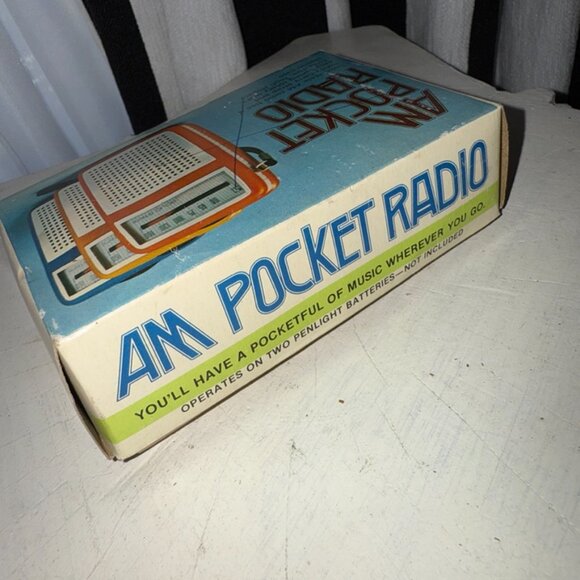 TESTED Vintage AM Transistor Solid State Handheld Radio Blue WORKING Clean - Picture 12 of 13